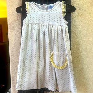 Sweet little girls dress. Small flowers design.